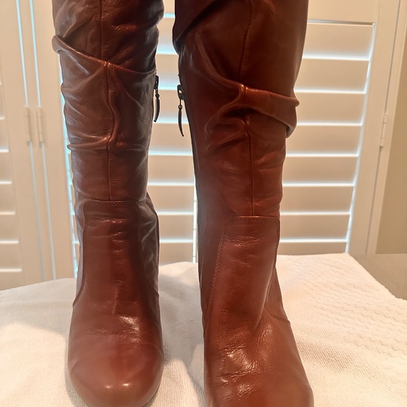 Medium brown boots - Picture 5 of 16